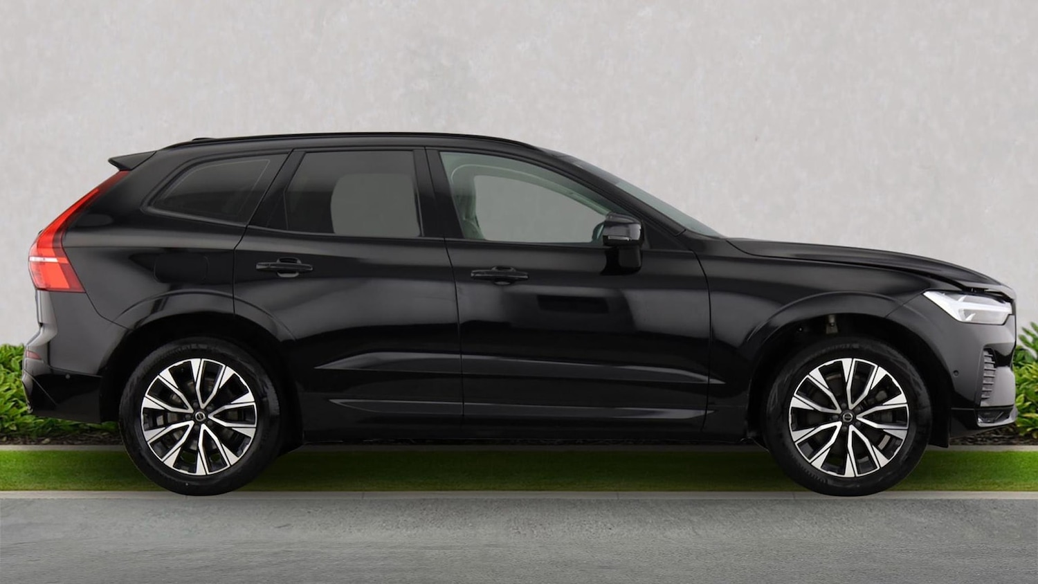 Used Volvo XC60 2023 for sale - 78192848: Photo 2