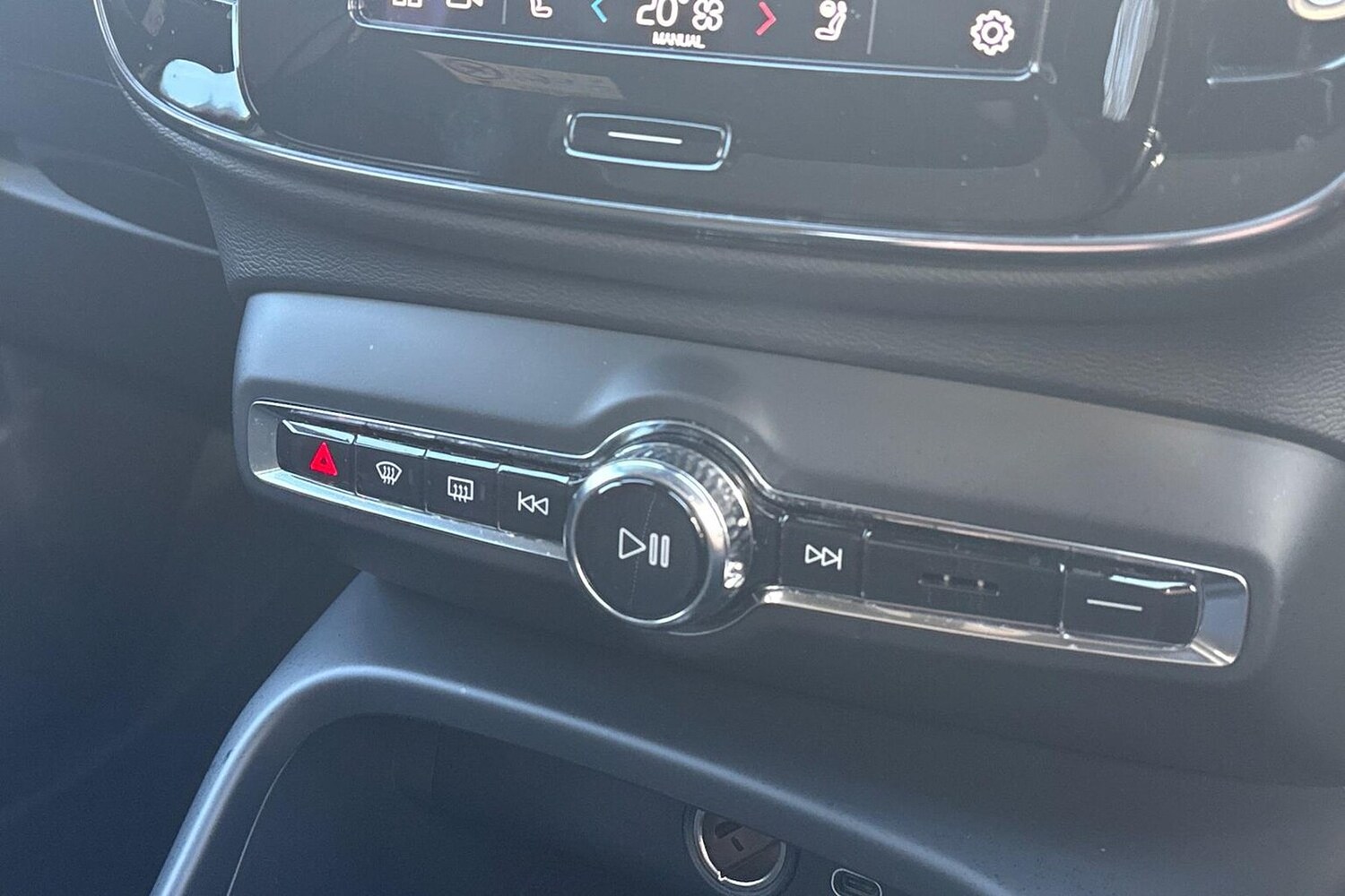 Used Volvo XC40 2023 for sale - 78192799: Photo 24