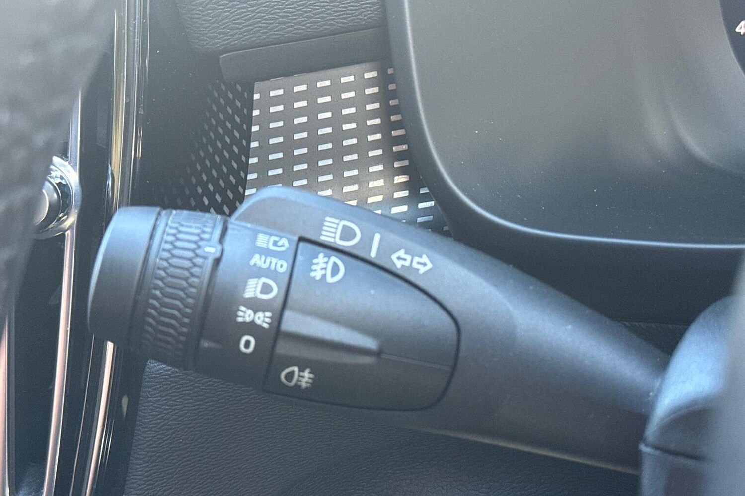 Used Volvo XC40 2023 for sale - 78192799: Photo 30