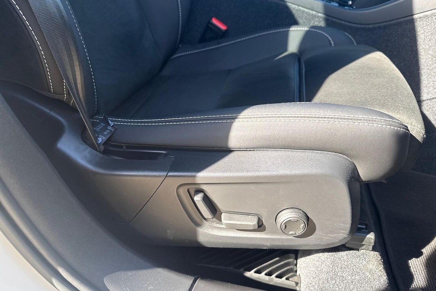 Used Volvo XC40 2023 for sale - 78192799: Photo 31