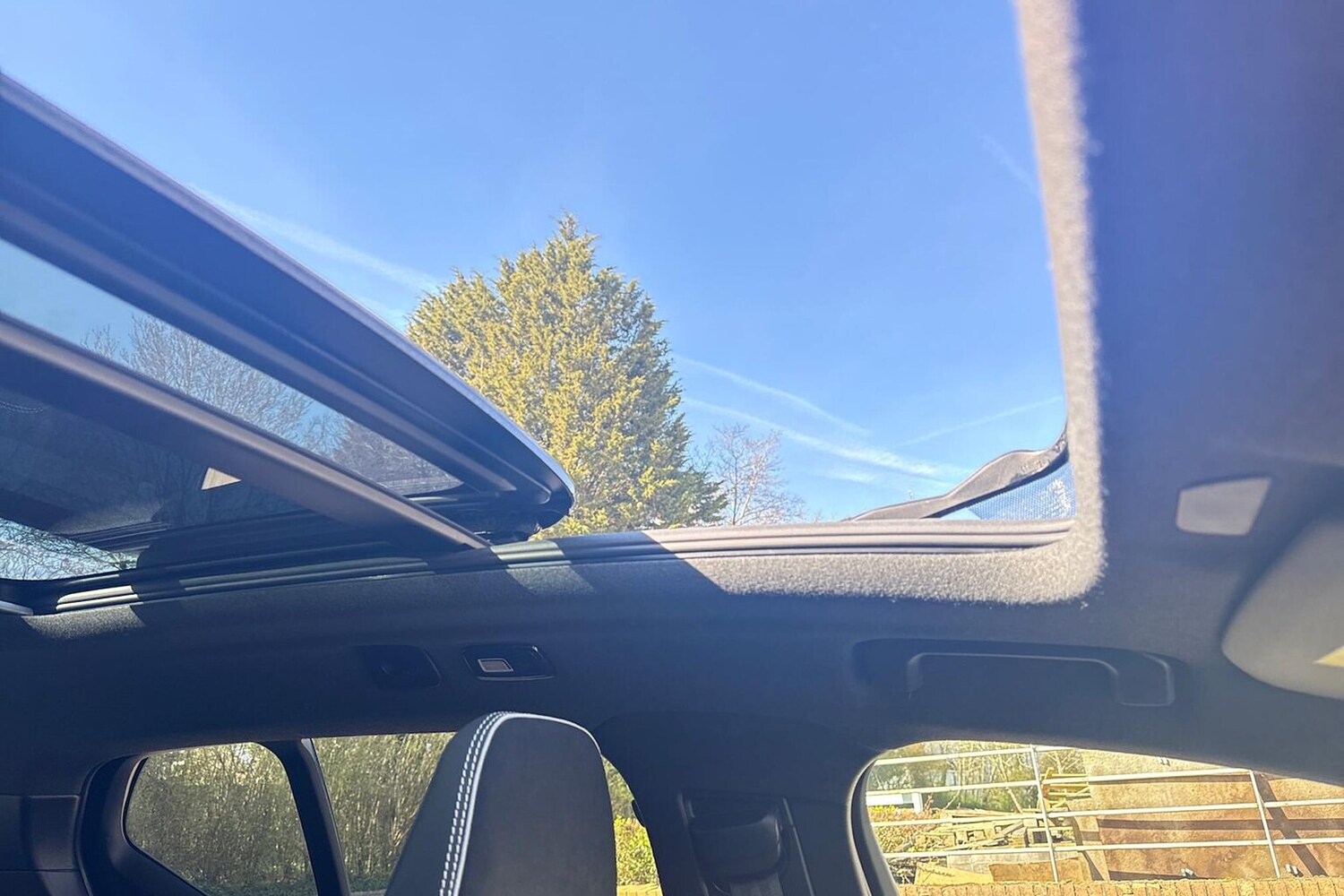 Used Volvo XC40 2023 for sale - 78192799: Photo 40