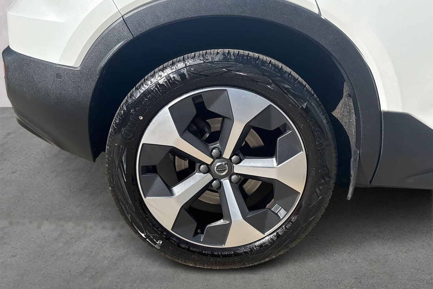 Used Volvo XC40 2023 for sale - 78192799: Photo 8