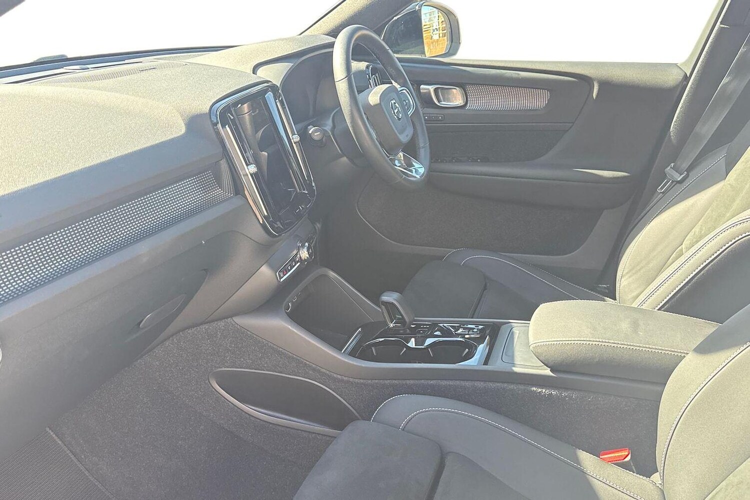 Used Volvo XC40 2023 for sale - 78192799: Photo 9