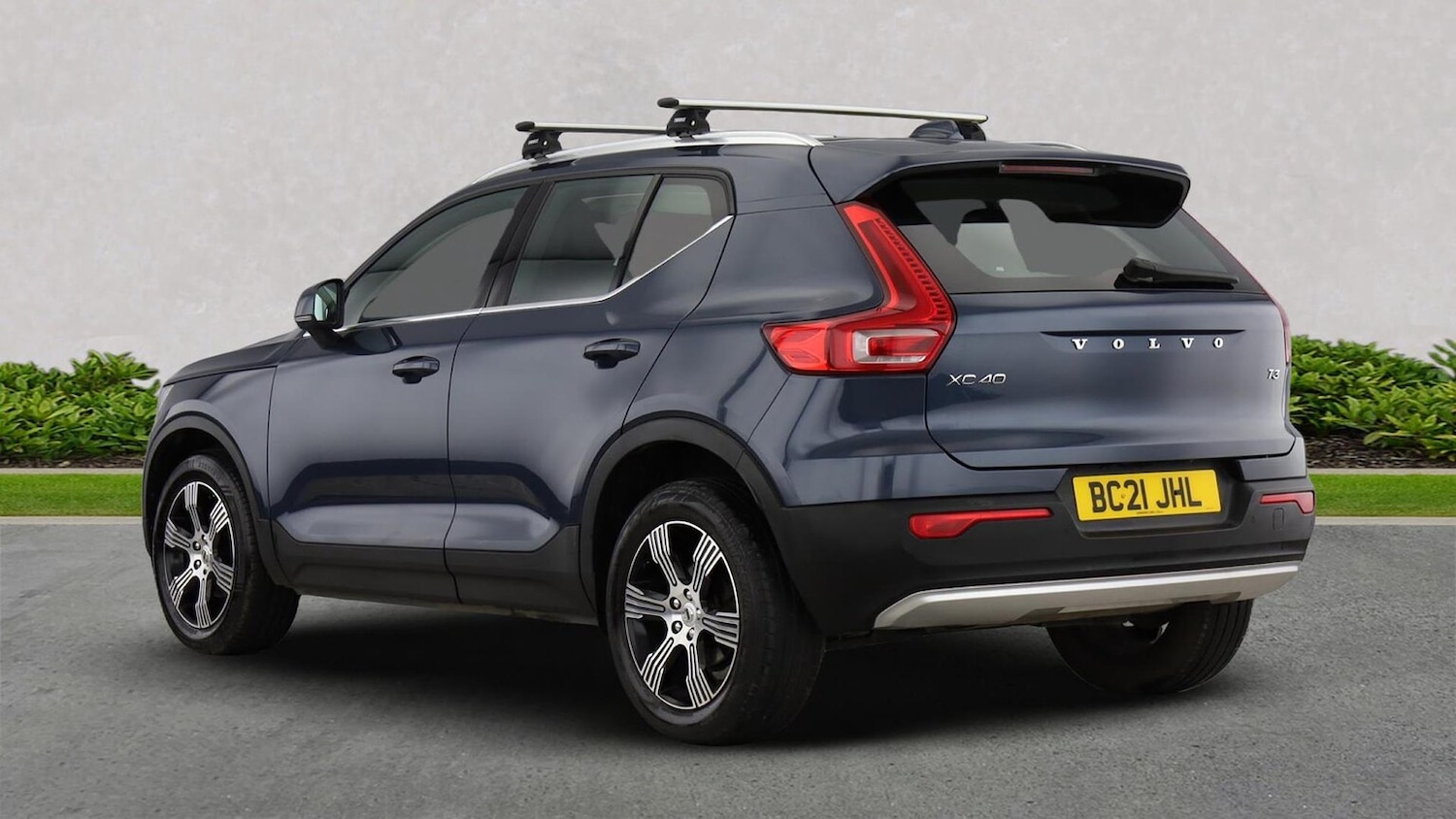 Used Volvo XC40 2021 for sale - 76005821: Photo 2