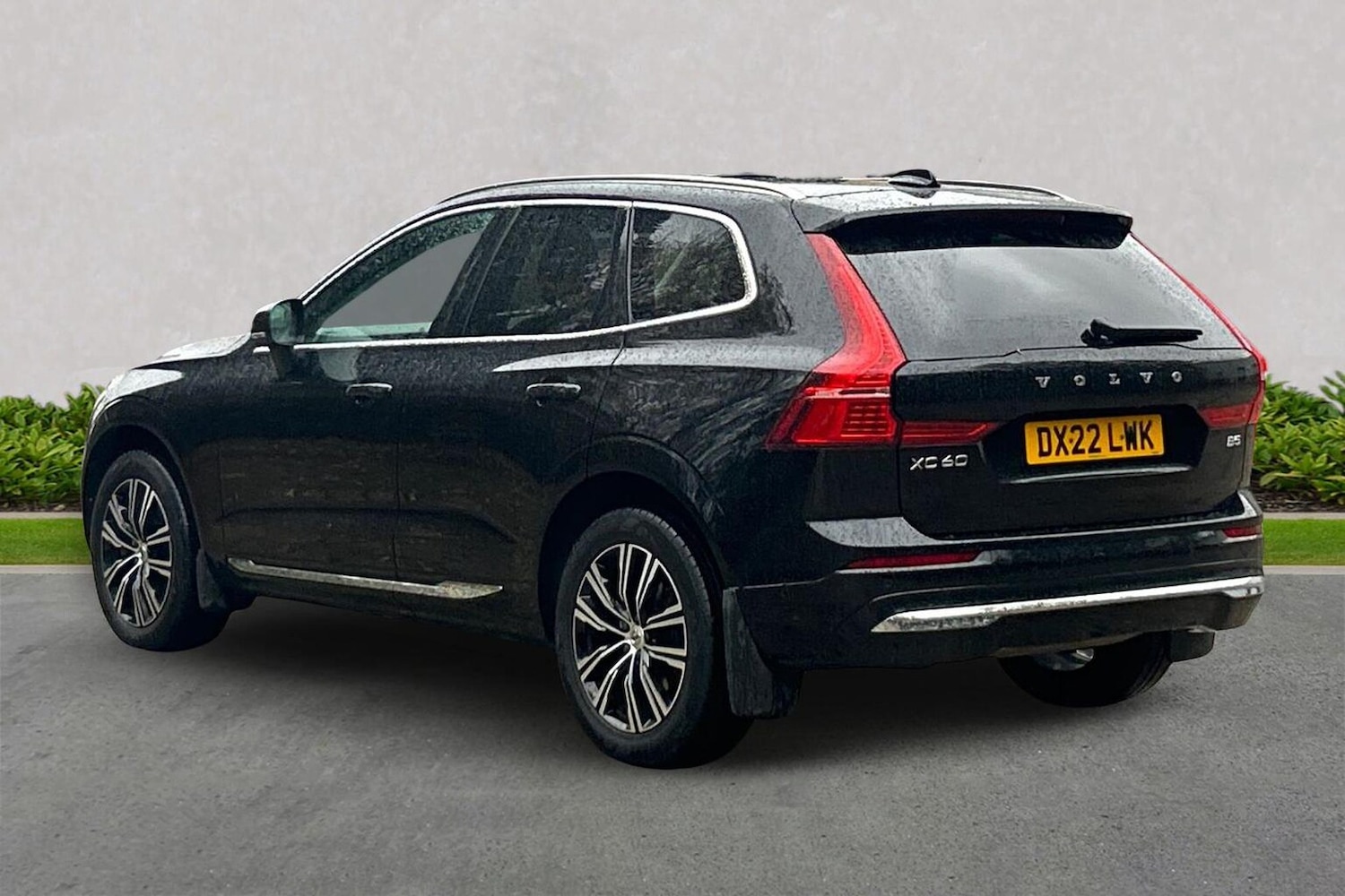 Used Volvo XC60 2022 for sale - 76757428: Photo 2