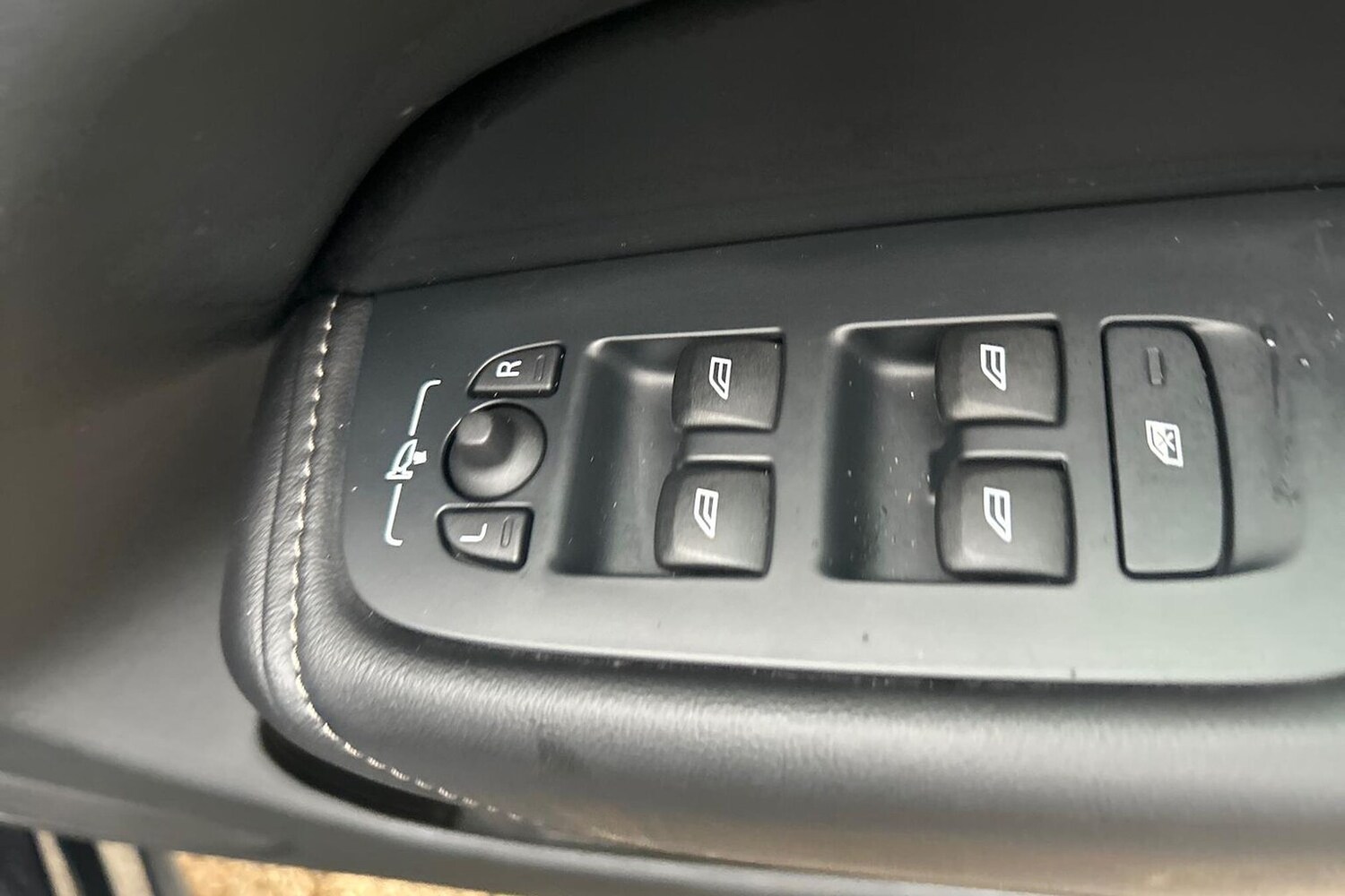 Used Volvo XC60 2022 for sale - 76757428: Photo 21