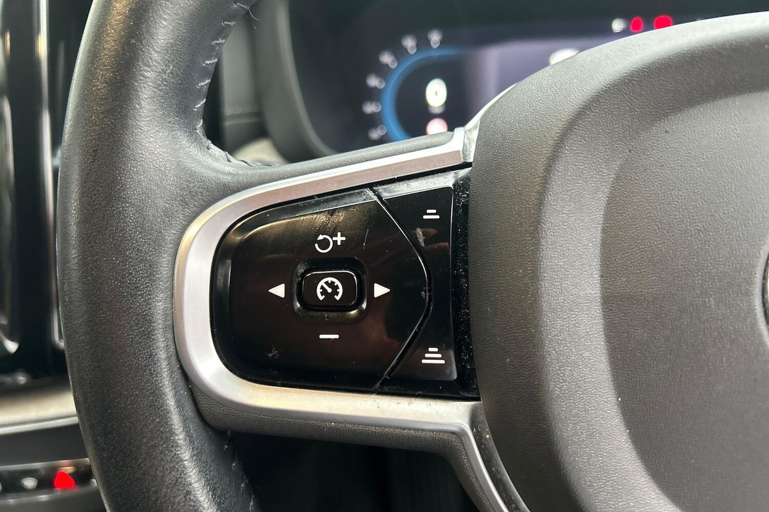 Used Volvo XC60 2022 for sale - 76757428: Photo 26