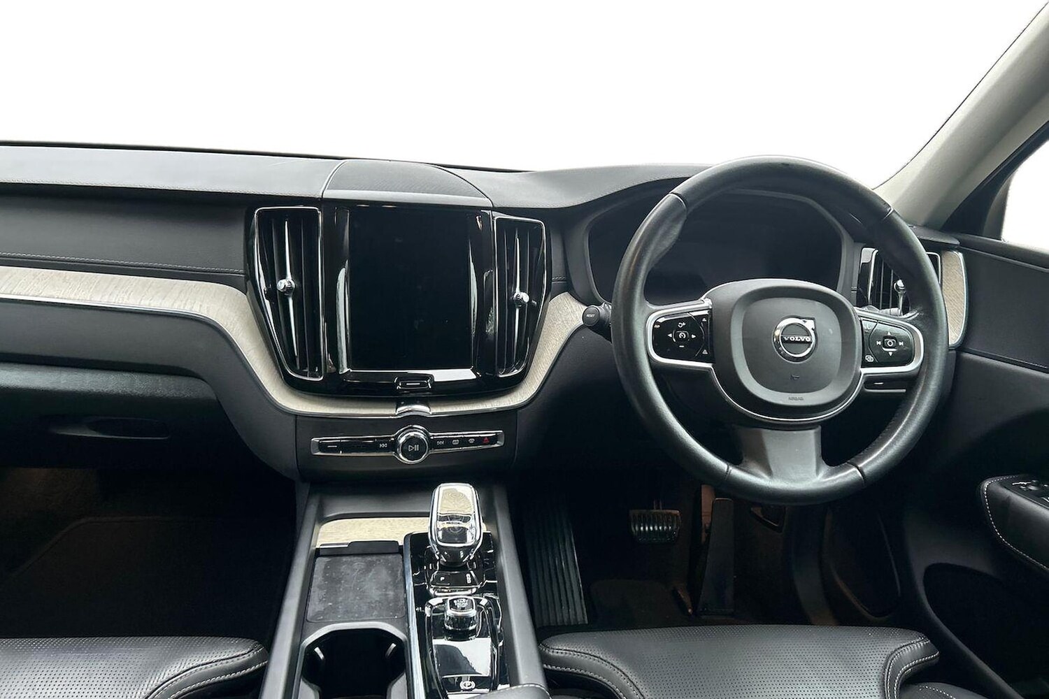 Used Volvo XC60 2022 for sale - 76757428: Photo 8