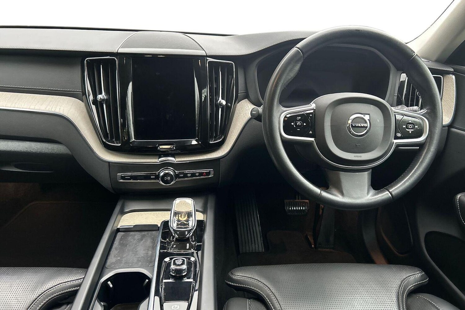 Used Volvo XC60 2022 for sale - 76757428: Photo 9