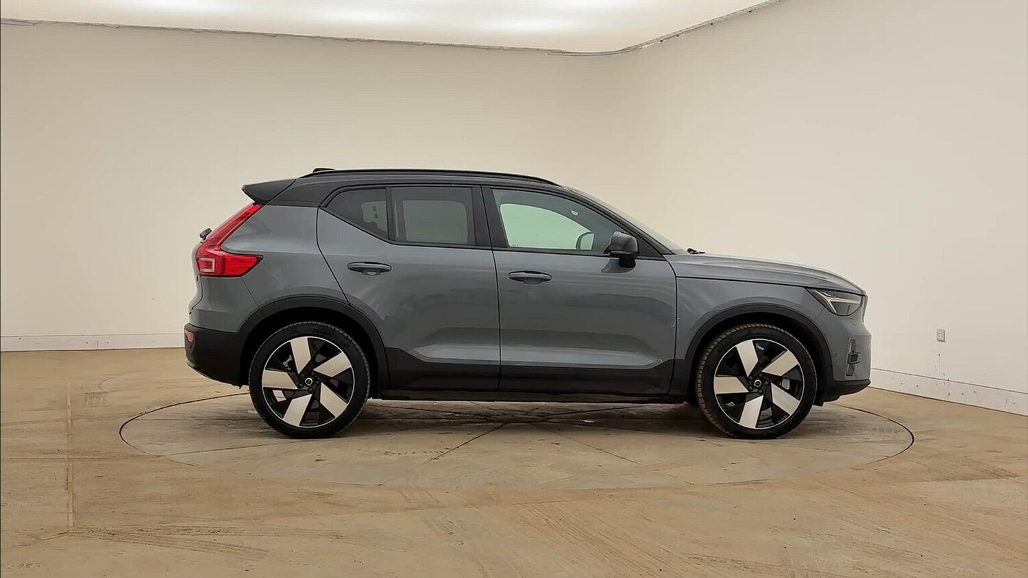 Used Volvo XC40 2023 for sale - 78192912: Photo 10