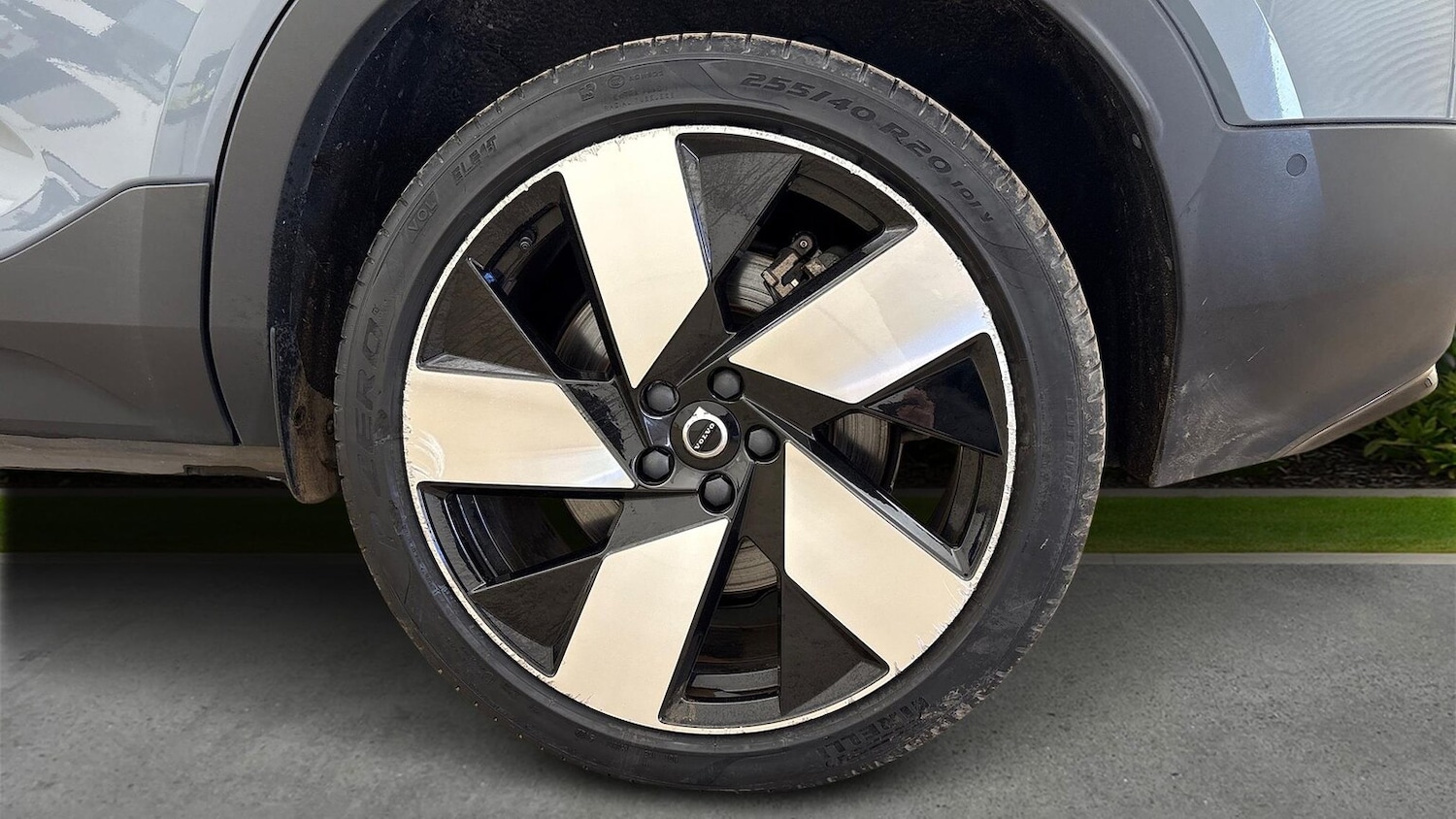 Used Volvo XC40 2023 for sale - 78192912: Photo 4