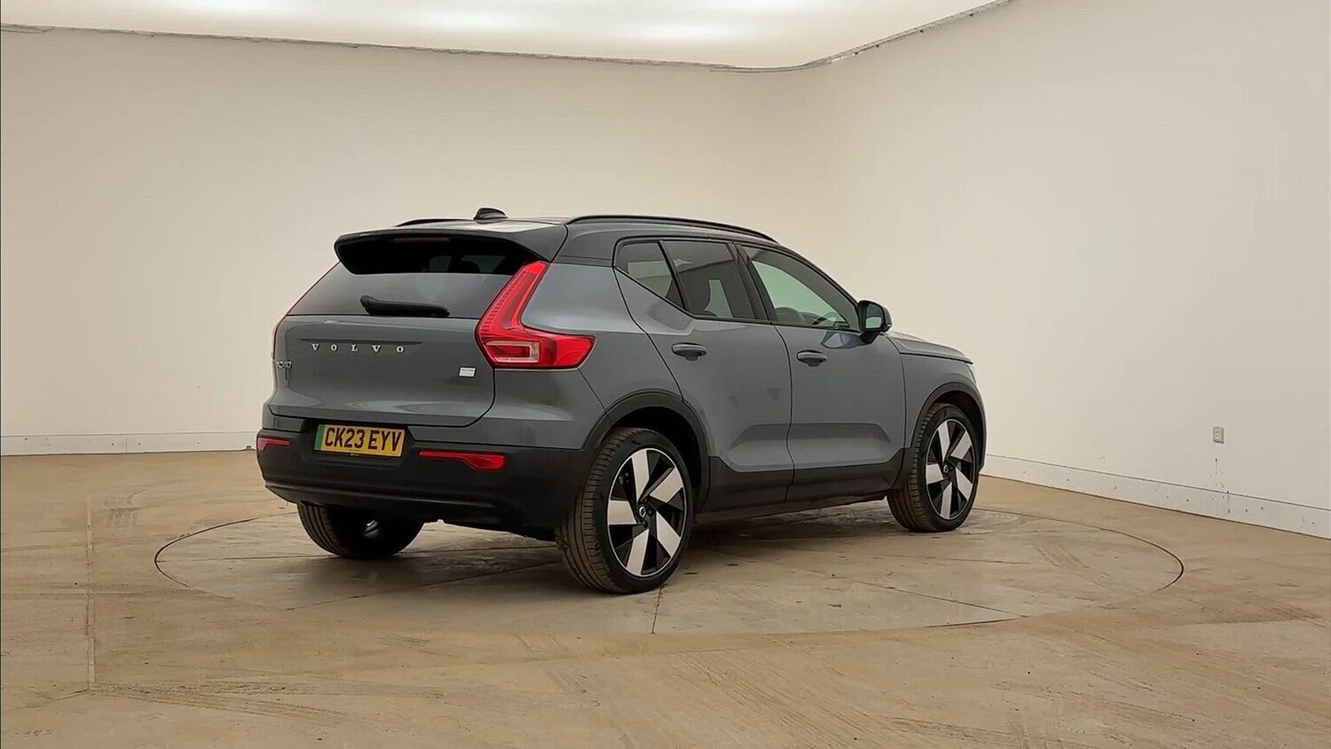 Used Volvo XC40 2023 for sale - 78192912: Photo 8