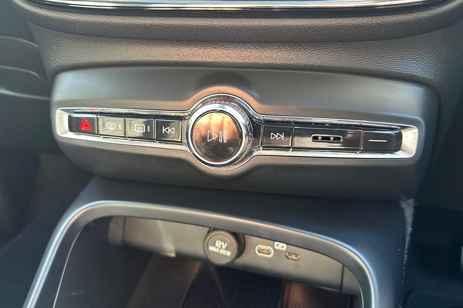 Used Volvo XC40 2025 for sale - 78145912: Photo 14