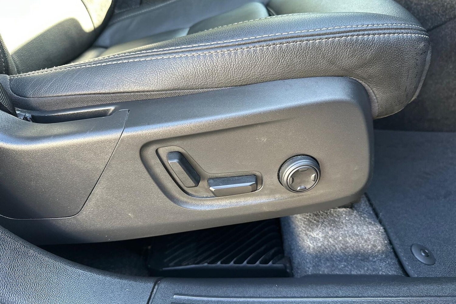 Used Volvo XC40 2025 for sale - 78145912: Photo 32