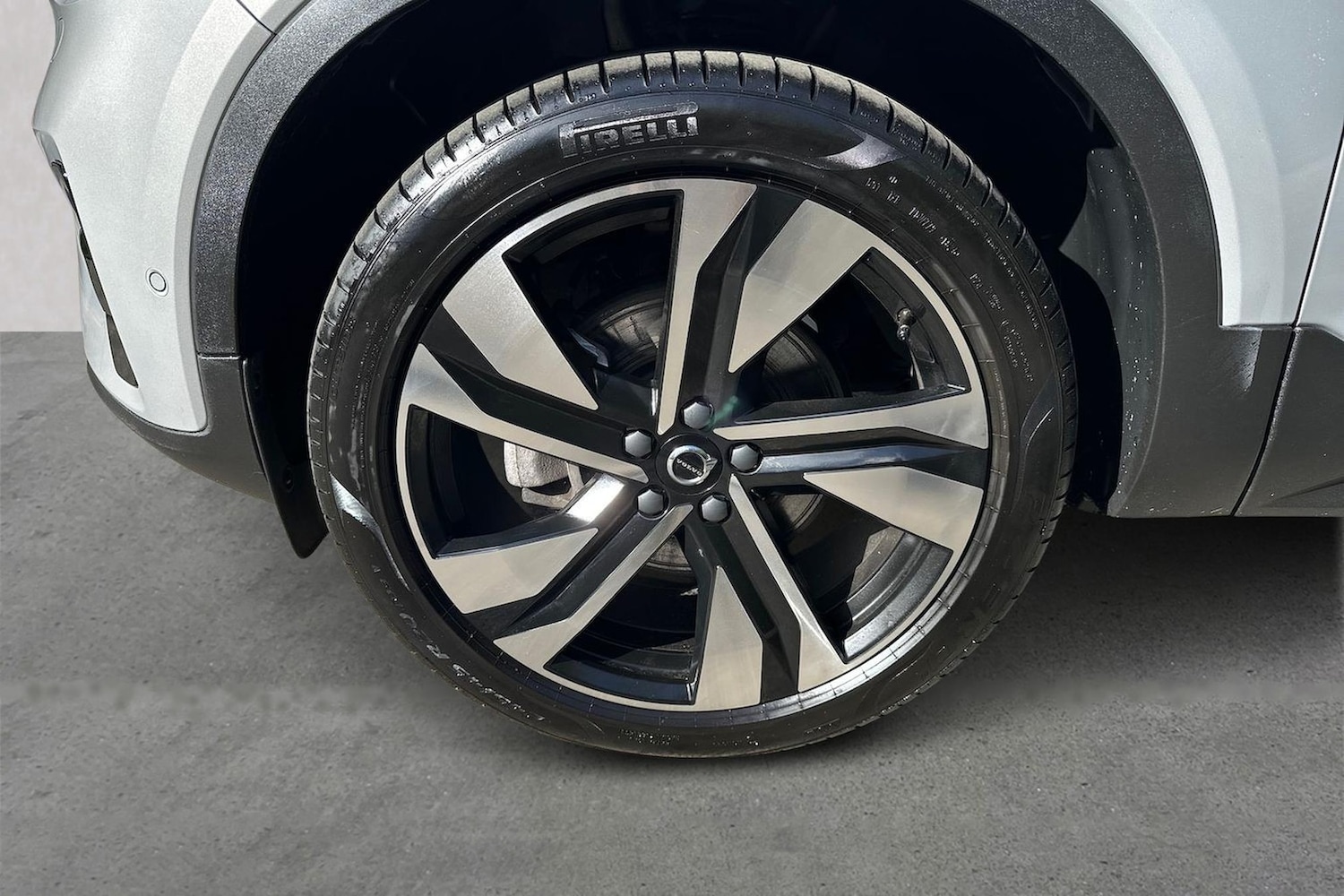 Used Volvo XC40 2025 for sale - 78145912: Photo 8