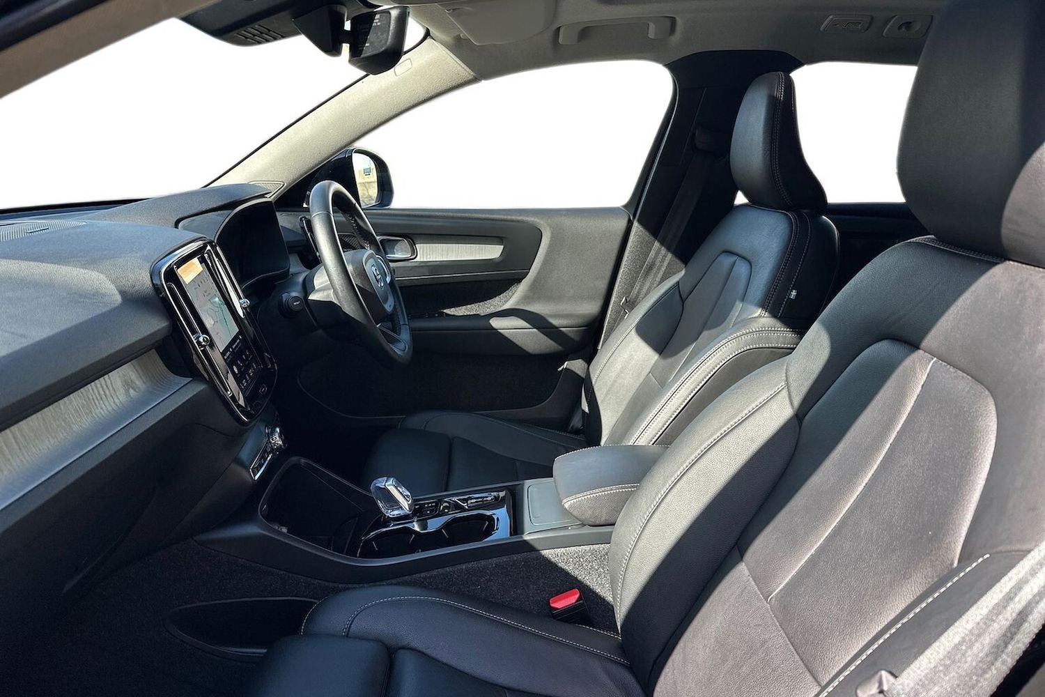 Used Volvo XC40 2025 for sale - 78145912: Photo 9