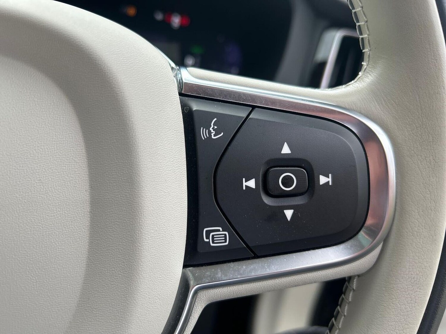 Used Volvo XC60 2022 for sale - 78192826: Photo 29