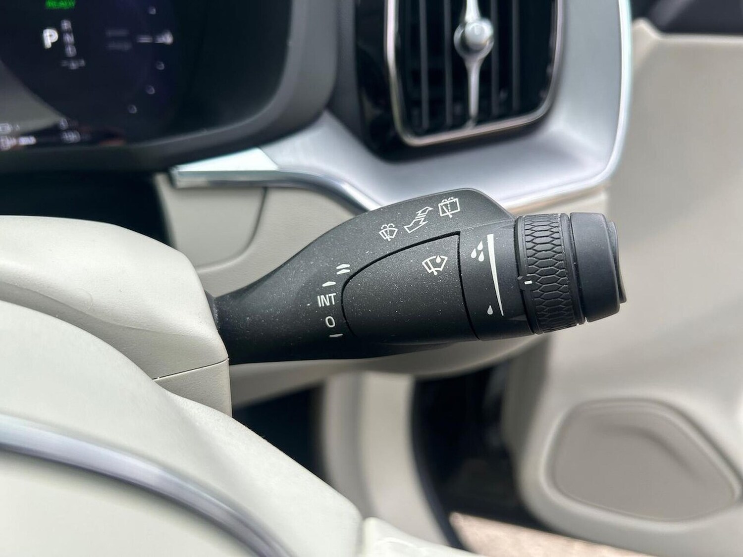 Used Volvo XC60 2022 for sale - 78192826: Photo 31