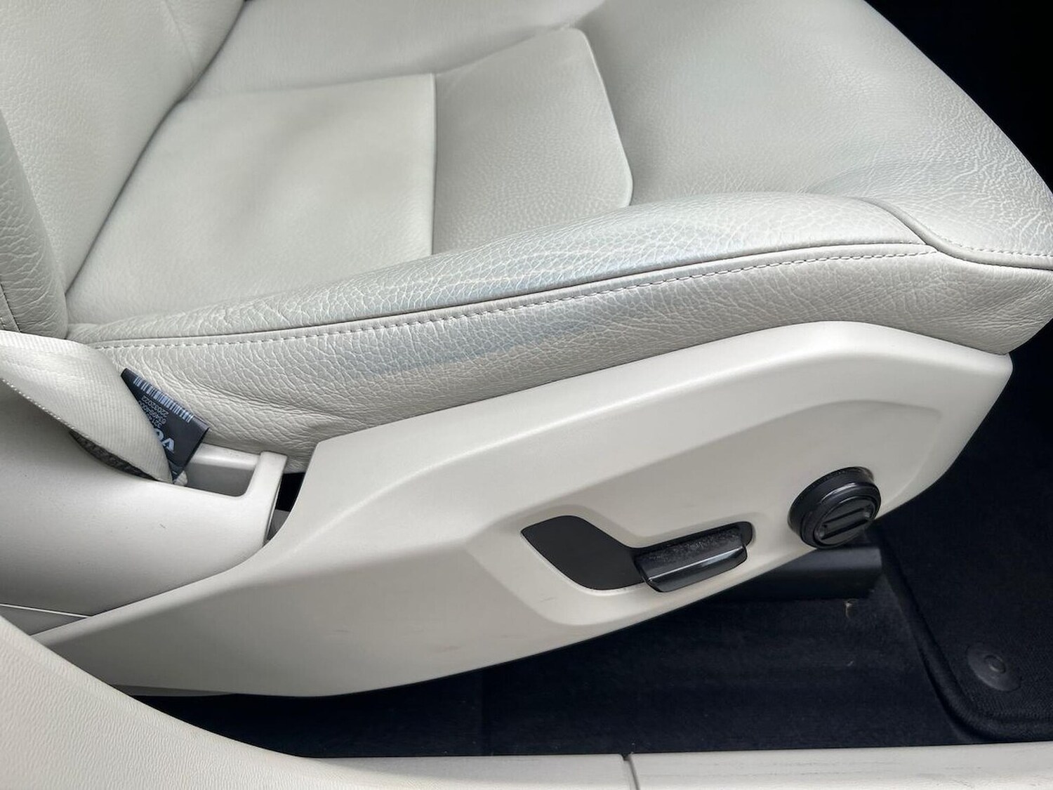 Used Volvo XC60 2022 for sale - 78192826: Photo 32