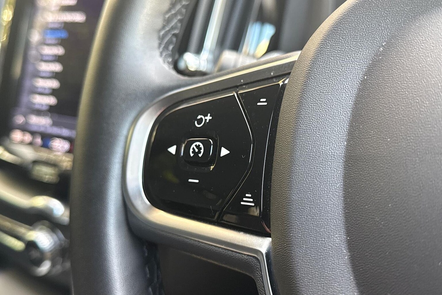 Used Volvo XC60 2022 for sale - 76559836: Photo 26