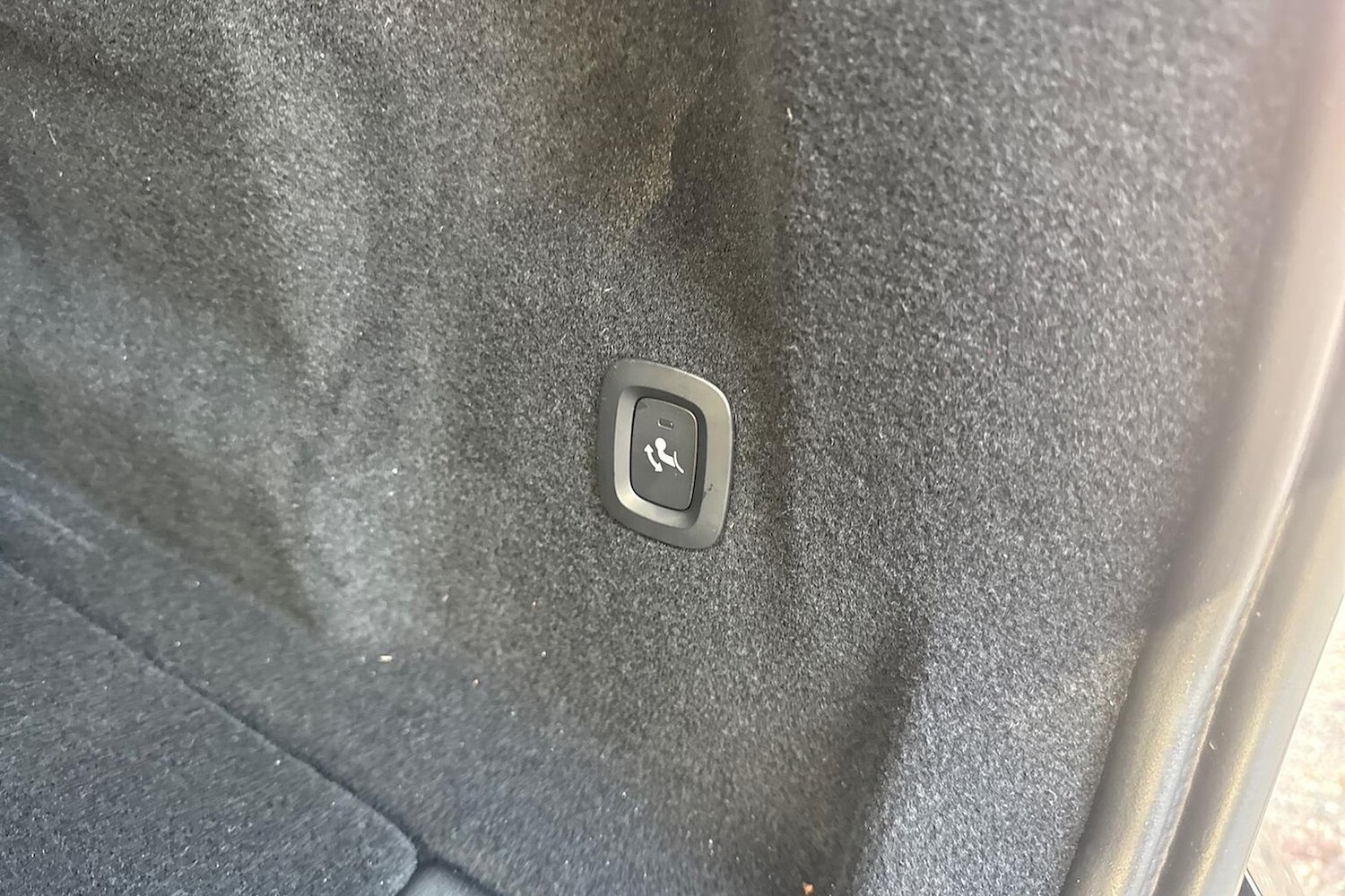 Used Volvo XC60 2022 for sale - 76559836: Photo 38