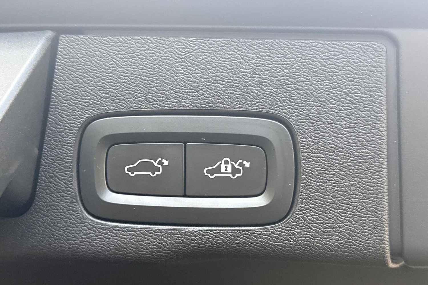 Used Volvo XC60 2022 for sale - 76559836: Photo 39