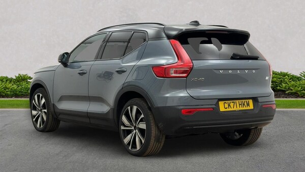 Used Volvo XC40 2021 for sale - 76287292: Photo 2