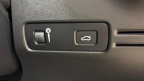 Used Volvo XC40 2021 for sale - 76287292: Photo 30