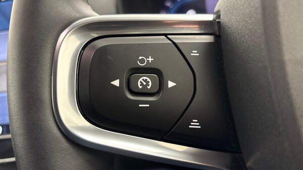Used Volvo XC40 2021 for sale - 76287292: Photo 31