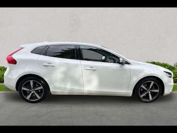 Used Volvo V40 2017 for sale - 79859159: Photo