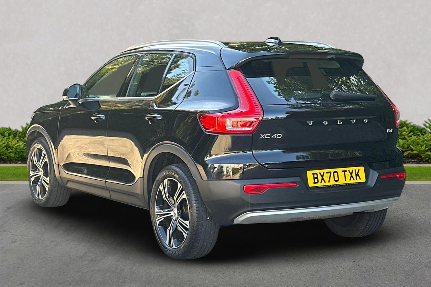Used Volvo XC40 2020 for sale - 76127251: Photo 2