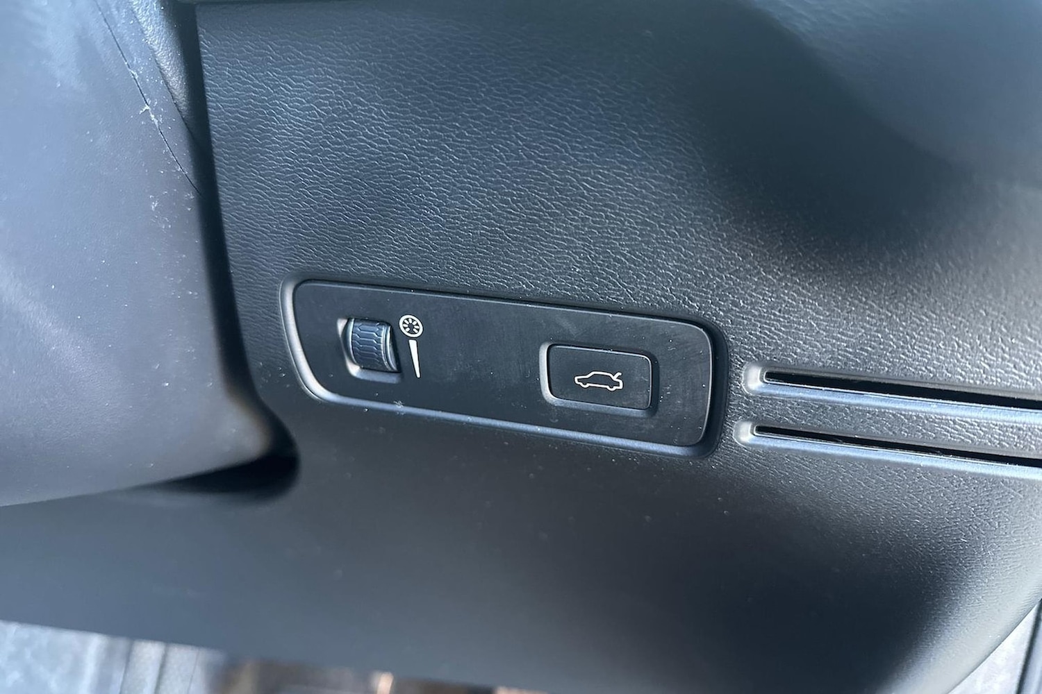 Used Volvo XC40 2020 for sale - 76127251: Photo 22