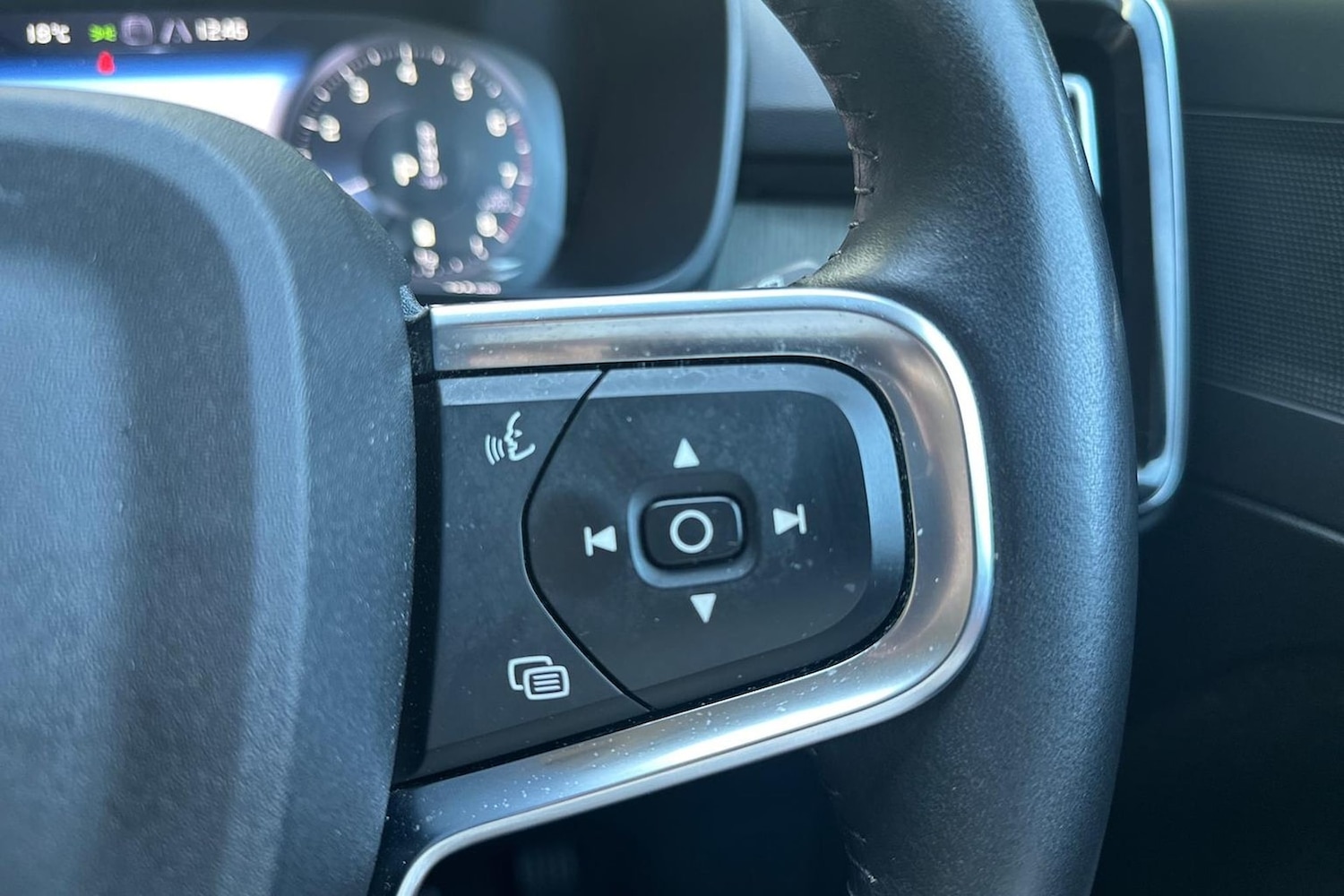 Used Volvo XC40 2020 for sale - 76127251: Photo 26