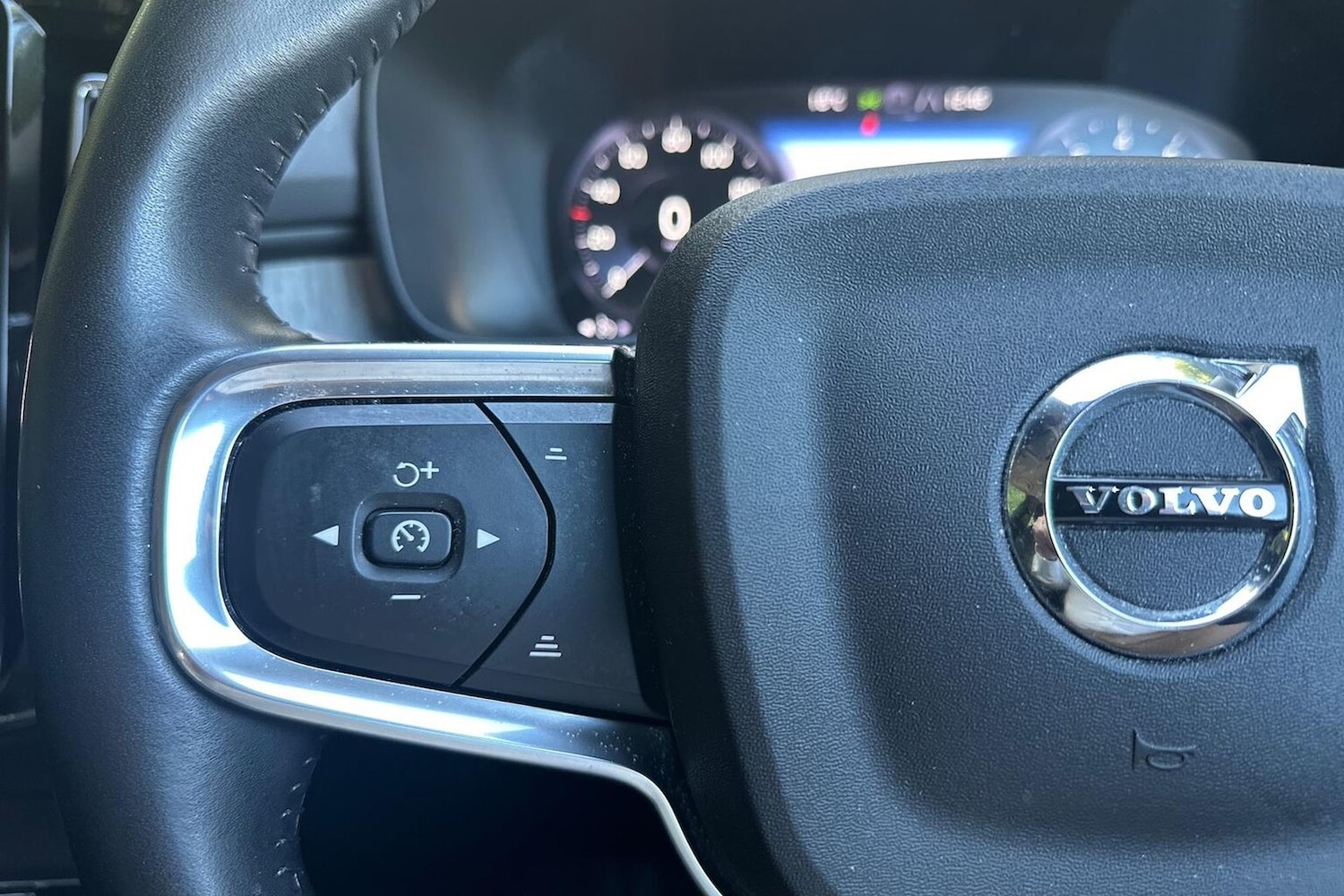 Used Volvo XC40 2020 for sale - 76127251: Photo 27