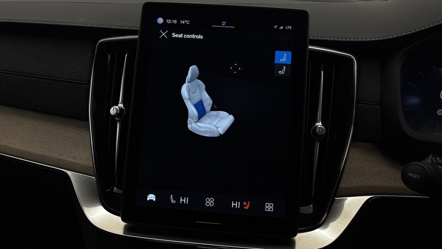 Used Volvo XC90 2025 for sale - 76413923: Photo 38