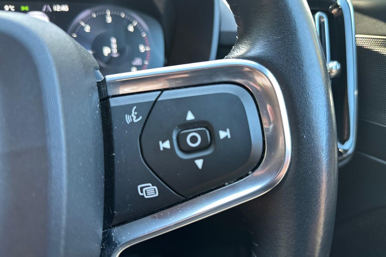 Used Volvo XC40 2018 for sale - 78192814: Photo 28