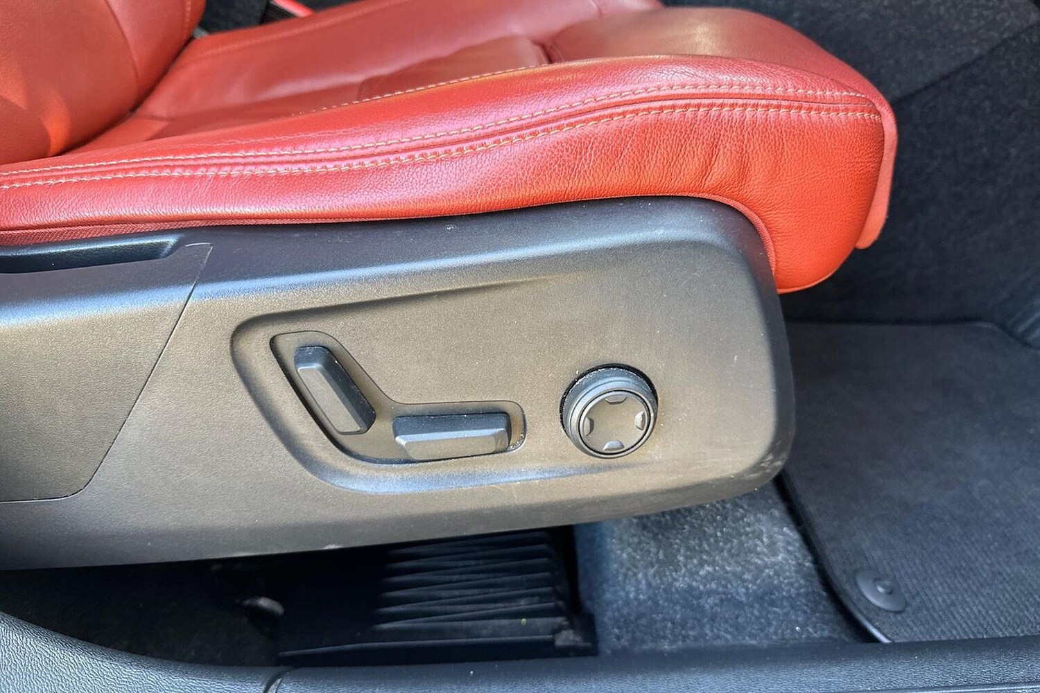 Used Volvo XC40 2018 for sale - 78192814: Photo 32