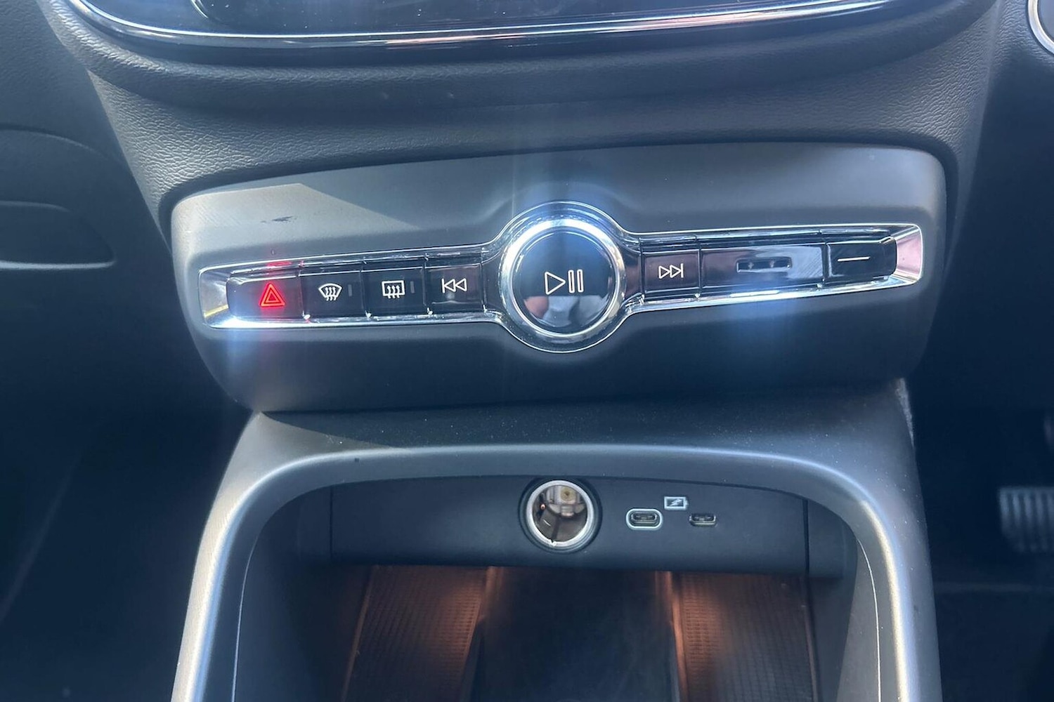 Used Volvo XC40 2025 for sale - 76770077: Photo 12