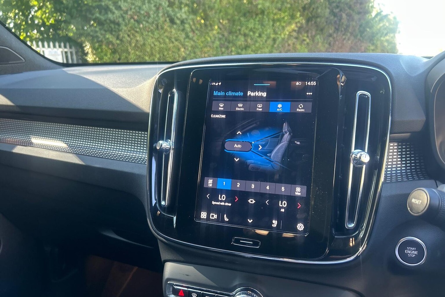 Used Volvo XC40 2025 for sale - 76770077: Photo 25