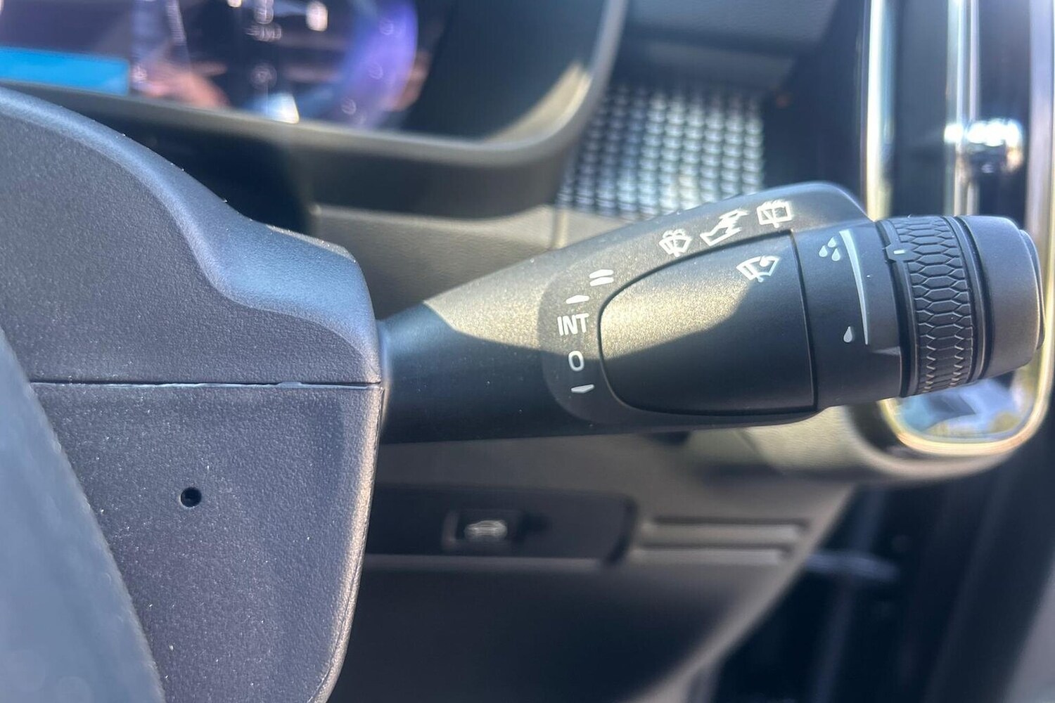 Used Volvo XC40 2025 for sale - 76770077: Photo 29