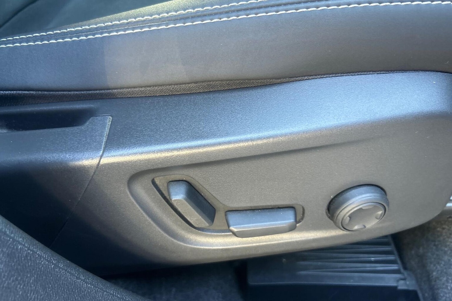 Used Volvo XC40 2025 for sale - 76770077: Photo 30