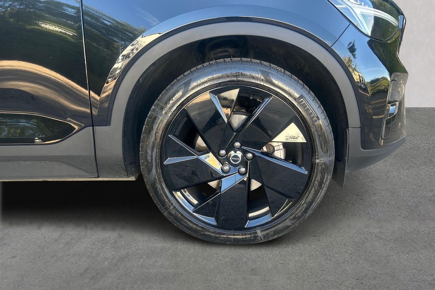 Used Volvo XC40 2025 for sale - 76770077: Photo 6