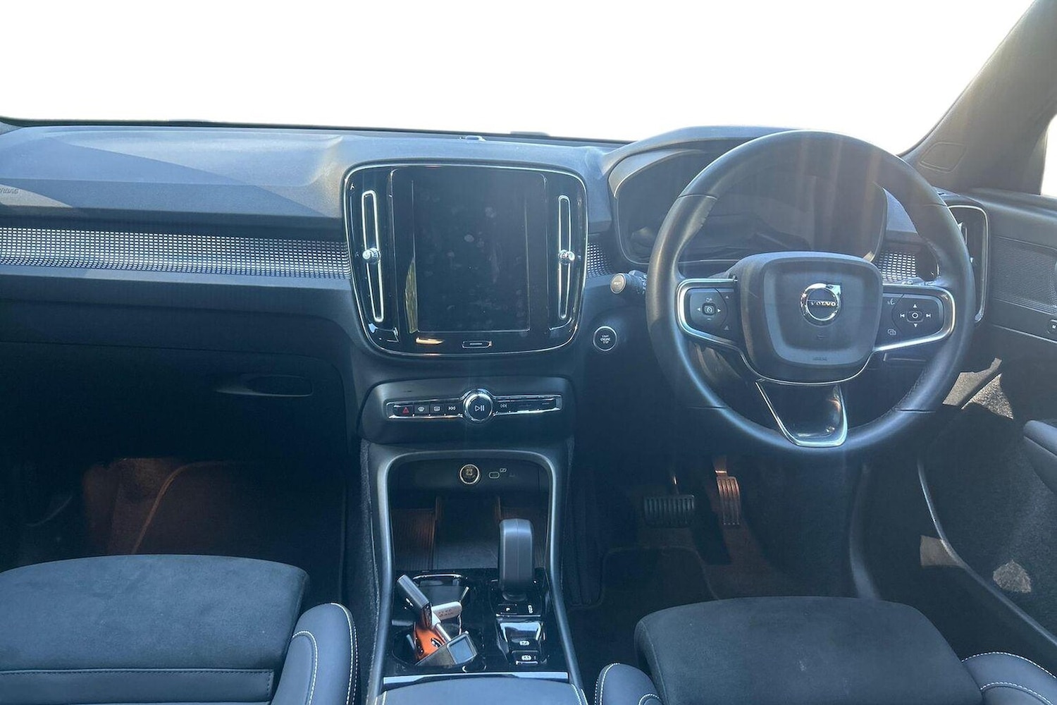 Used Volvo XC40 2025 for sale - 76770077: Photo 8