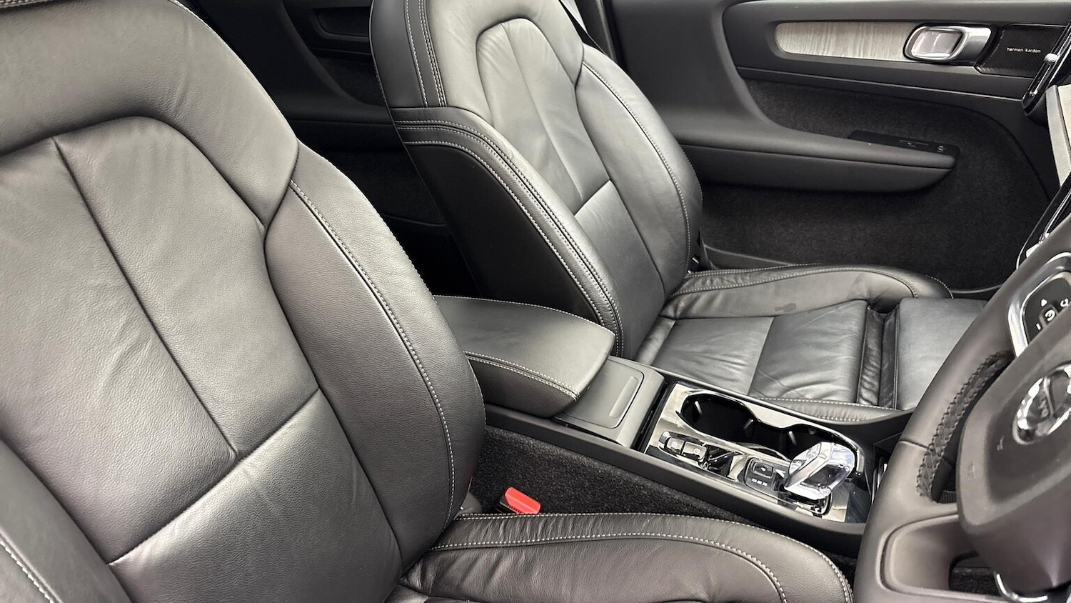 Used Volvo XC40 2022 for sale - 76757434: Photo 26