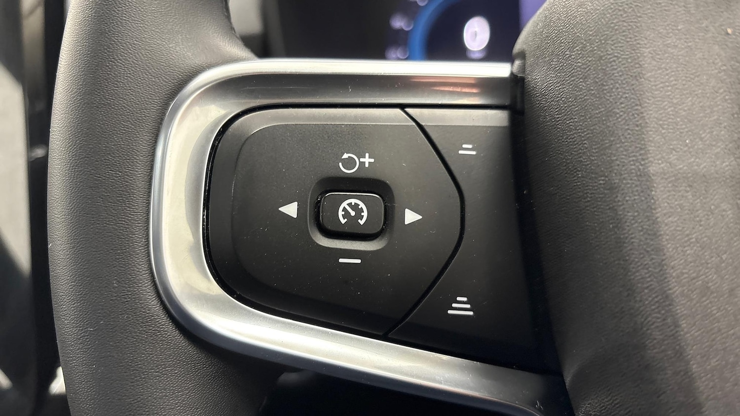 Used Volvo XC40 2022 for sale - 76757434: Photo 28