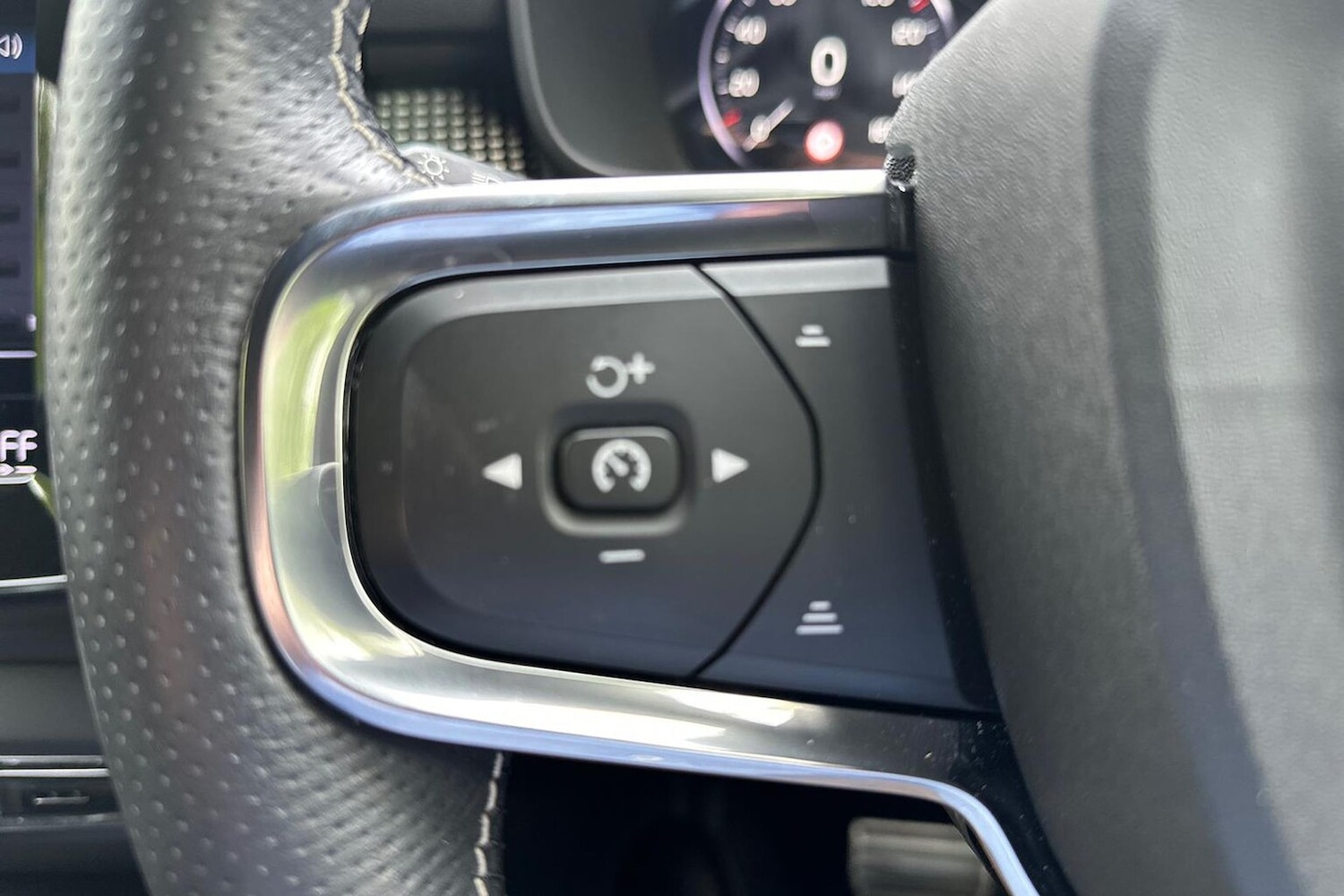 Used Volvo XC40 2021 for sale - 78192921: Photo 29