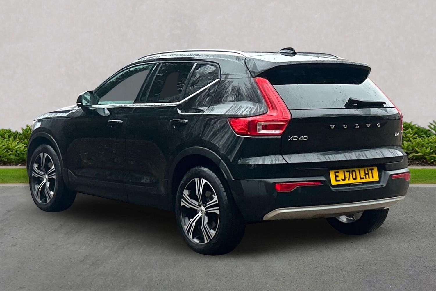 Used Volvo XC40 2020 for sale - 76979918: Photo 2
