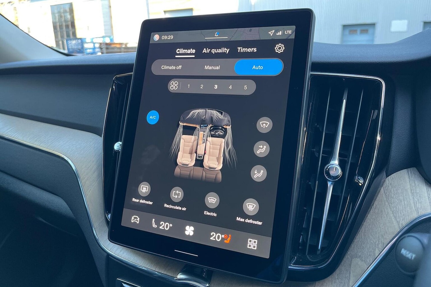 Used Volvo XC60 2025 for sale - 77888670: Photo 12