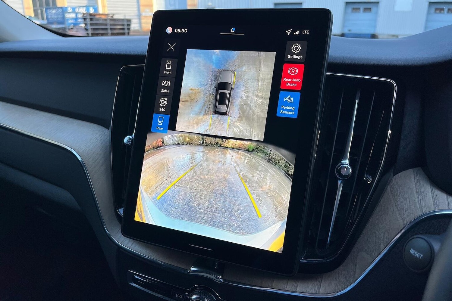 Used Volvo XC60 2025 for sale - 77888670: Photo 23