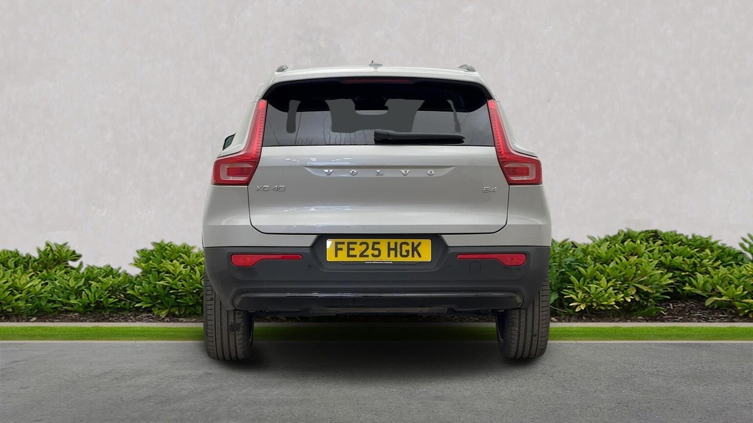 Used Volvo XC40 2025 for sale - 76413922: Photo 2